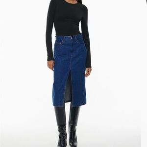 NWT Aritzia Denim Forum The '90s Halle Jean Skirt 25